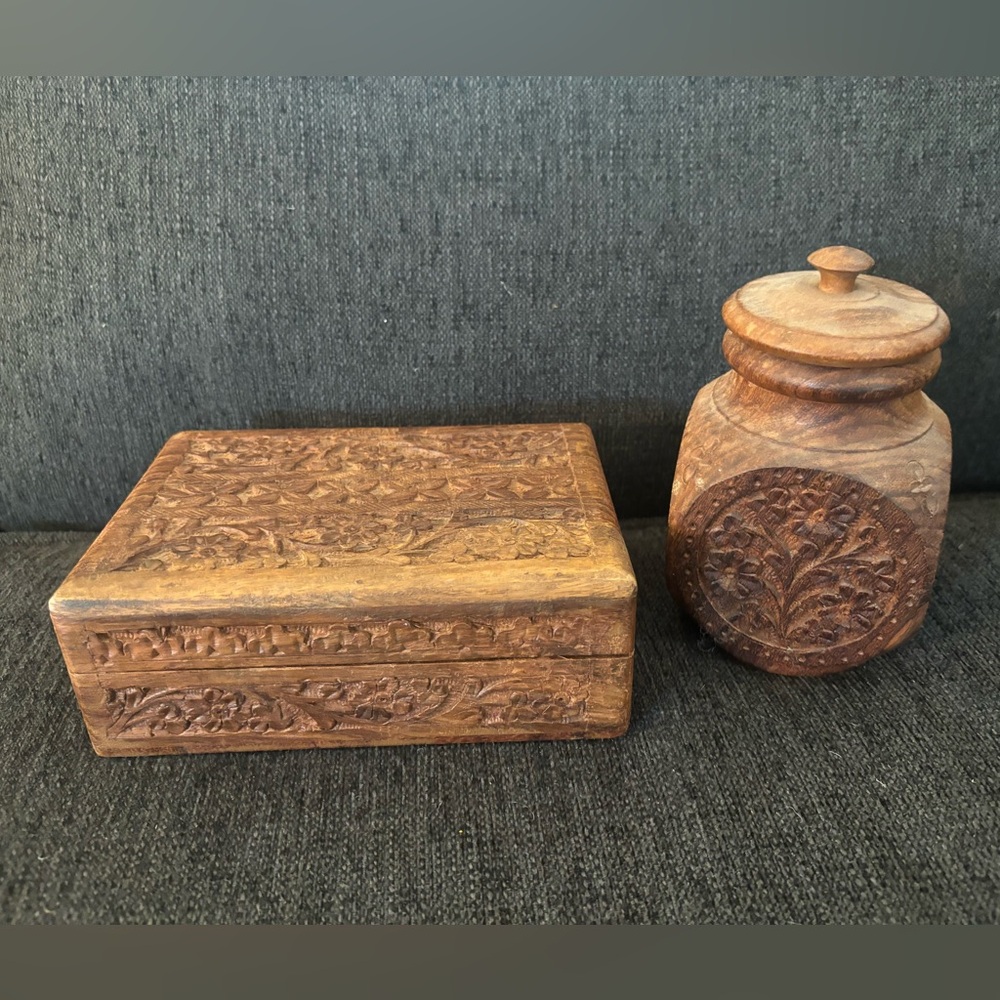 Vintage Hand Carbed Woode Jar and Jewlry Box. Made in India.